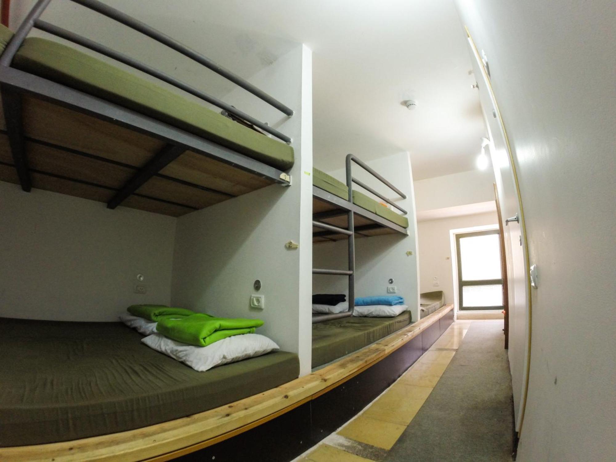 Milk & Honey Hostel Тель-Авив Экстерьер фото