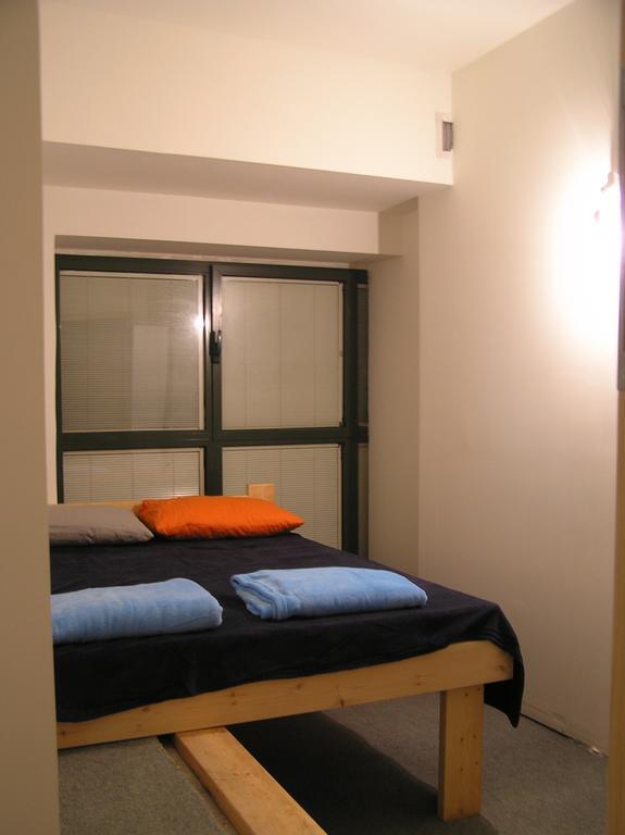Milk & Honey Hostel Тель-Авив Номер фото