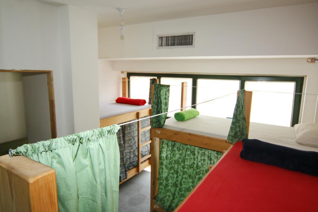 Milk & Honey Hostel Тель-Авив Номер фото