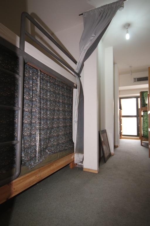 Milk & Honey Hostel Тель-Авив Номер фото