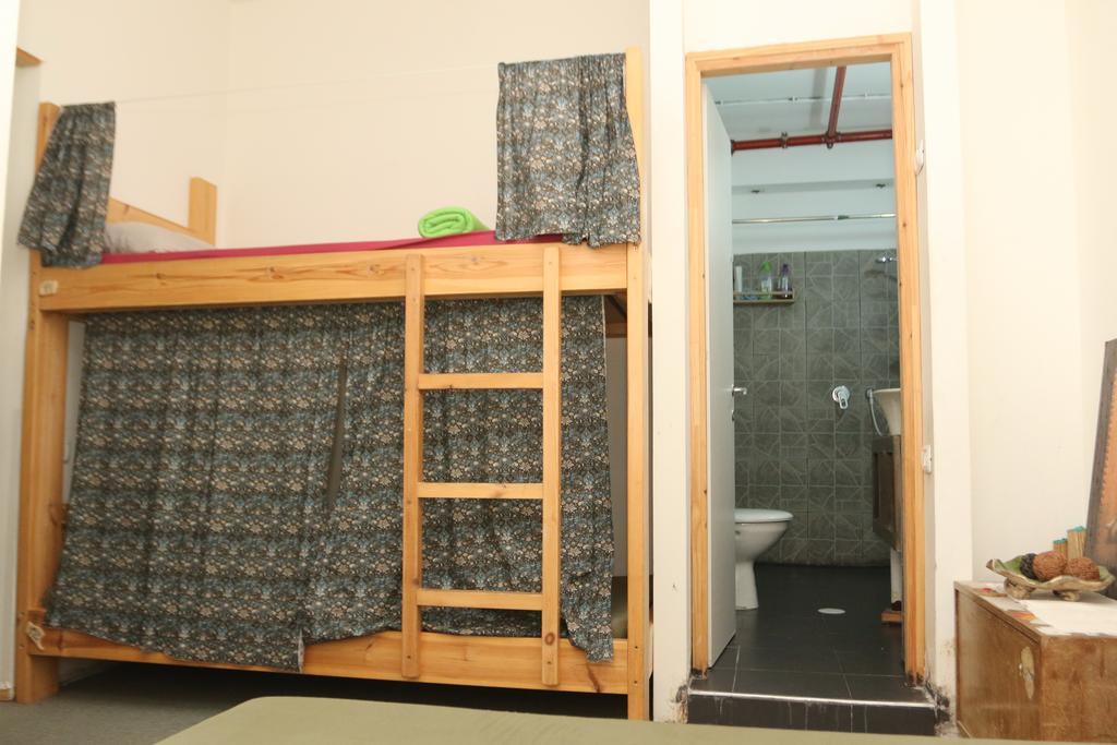 Milk & Honey Hostel Тель-Авив Номер фото