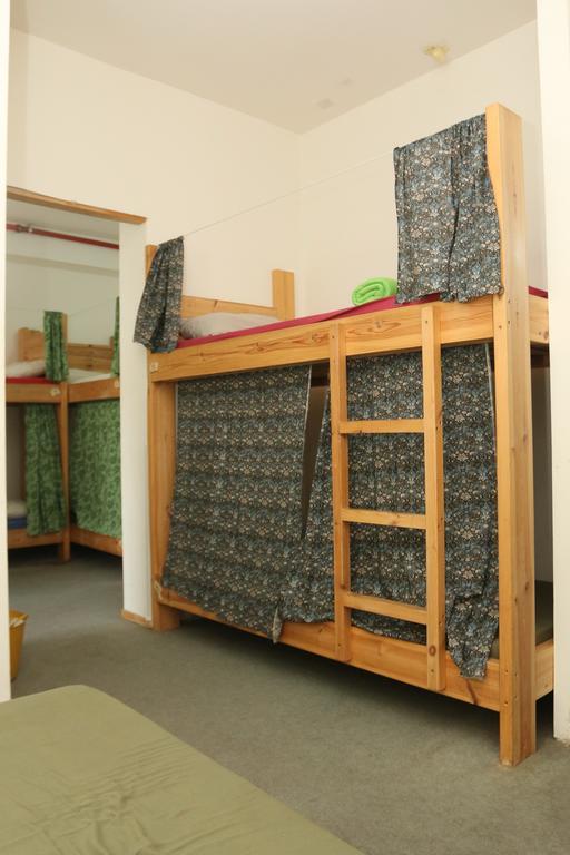 Milk & Honey Hostel Тель-Авив Номер фото