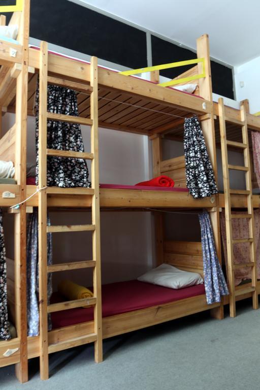 Milk & Honey Hostel Тель-Авив Номер фото