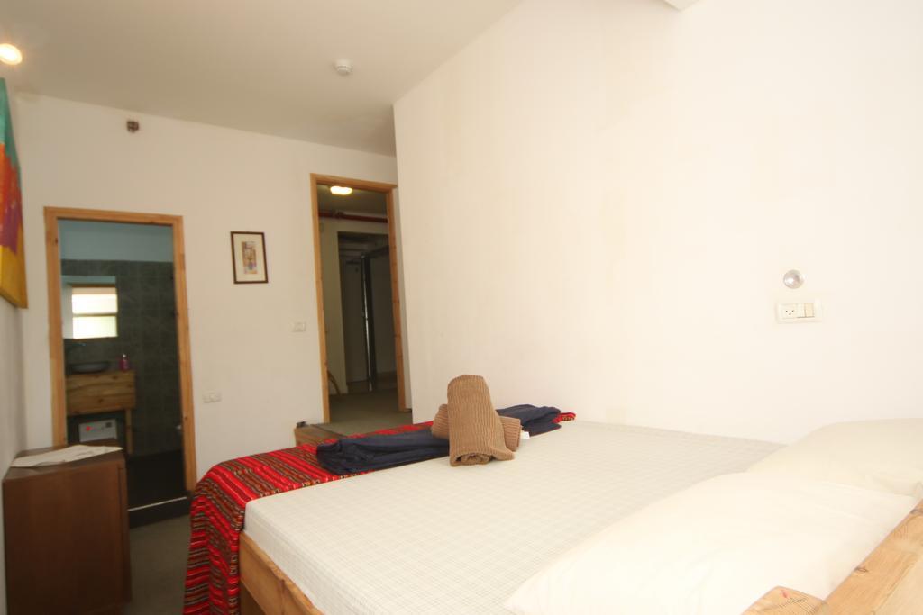 Milk & Honey Hostel Тель-Авив Номер фото