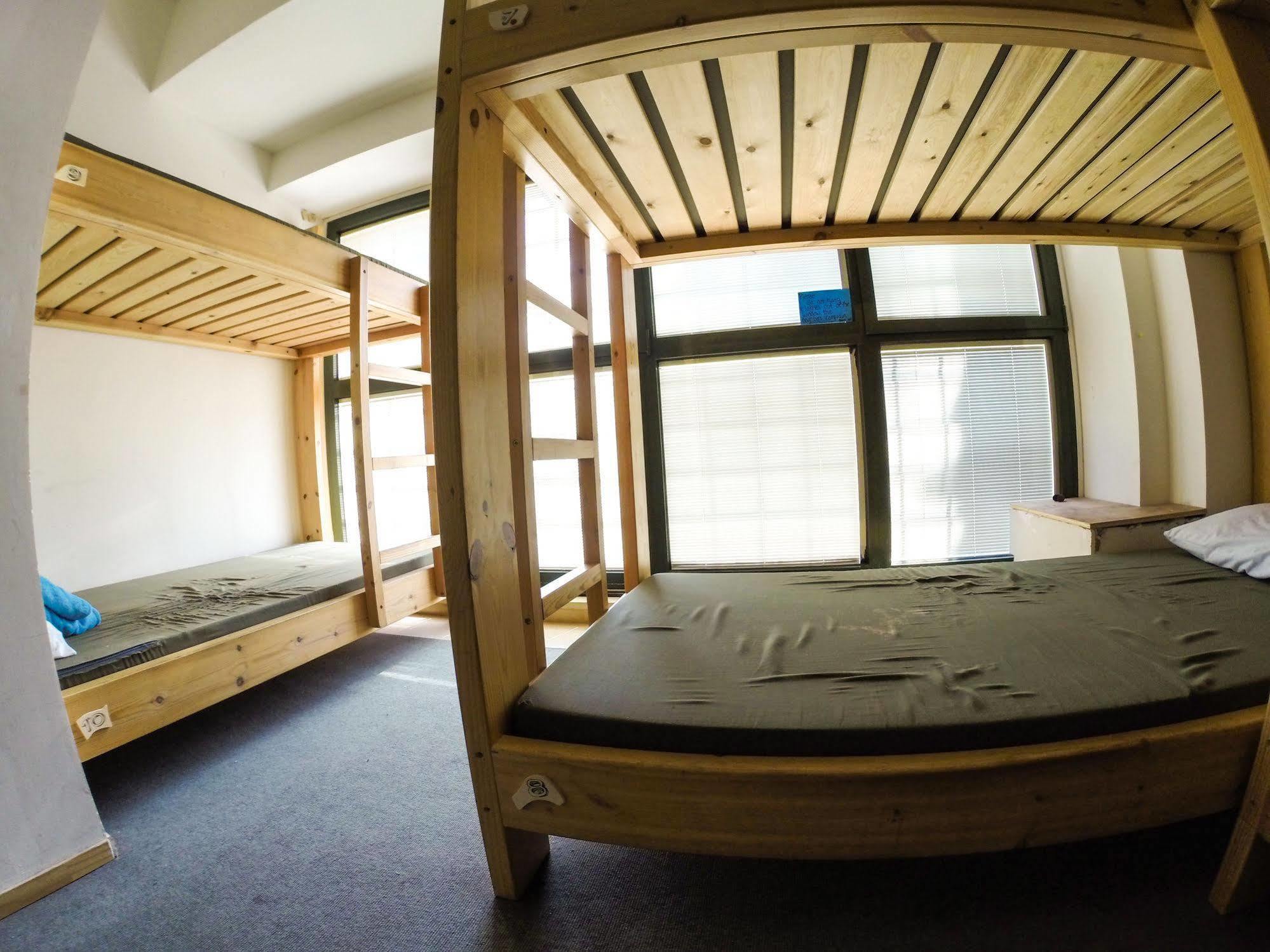 Milk & Honey Hostel Тель-Авив Экстерьер фото